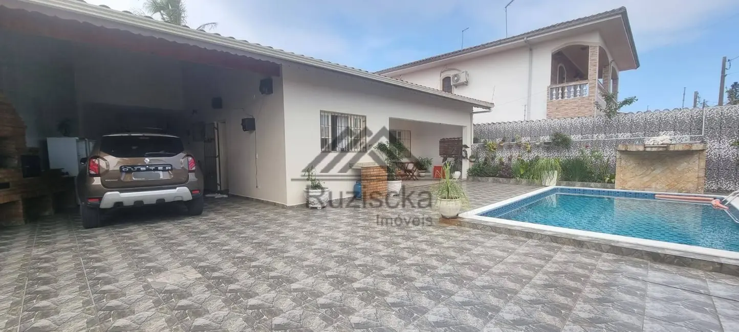 Foto 2 de Casa com 3 quartos à venda, 288m2 em Itanhaem - SP