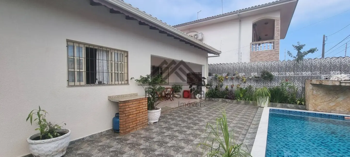 Foto 5 de Casa com 3 quartos à venda, 288m2 em Itanhaem - SP