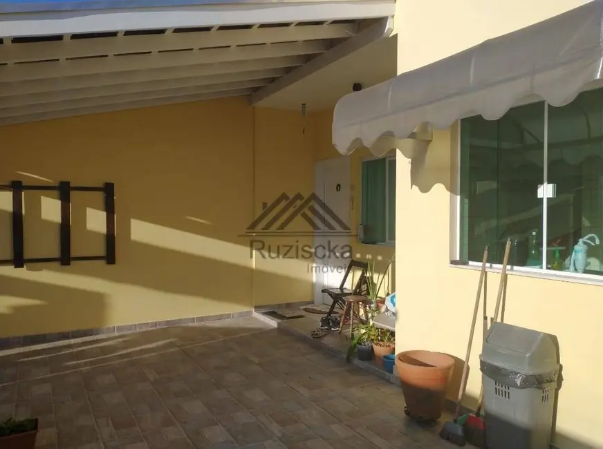 Foto 2 de Casa com 2 quartos à venda, 143m2 em Itanhaem - SP