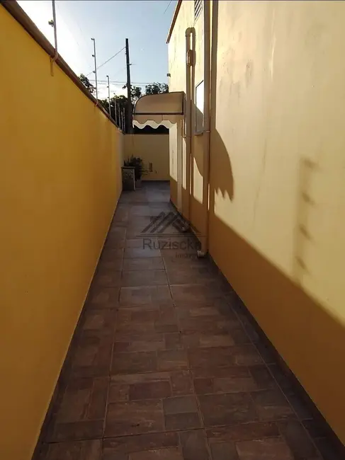 Foto 6 de Casa com 2 quartos à venda, 143m2 em Itanhaem - SP