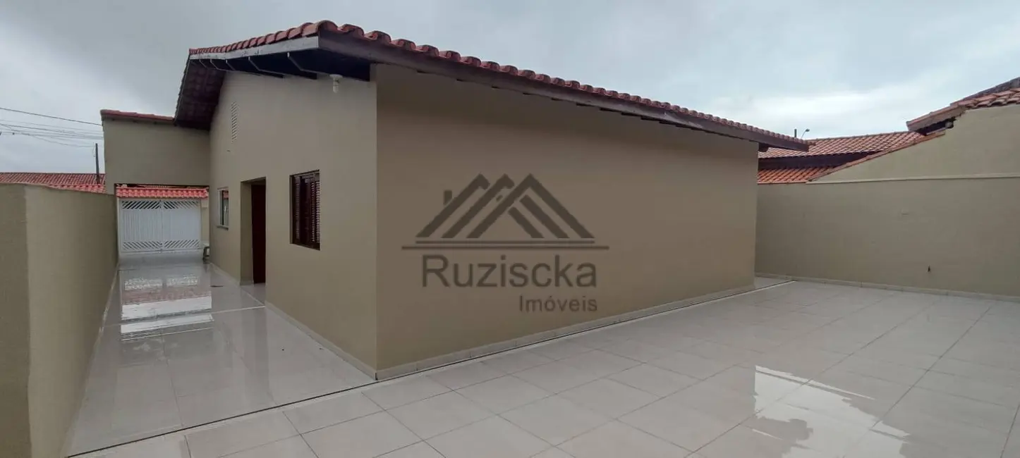 Foto 9 de Casa com 3 quartos à venda, 185m2 em Itanhaem - SP