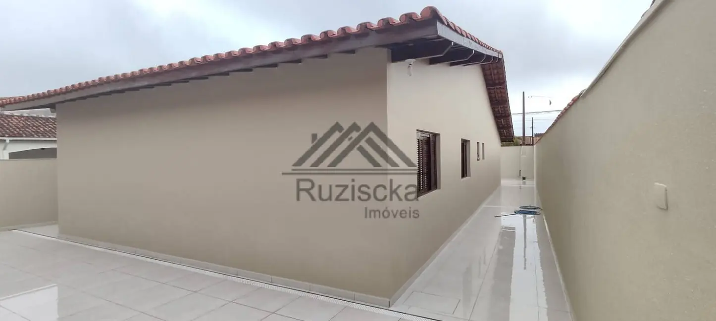 Foto 5 de Casa com 3 quartos à venda, 185m2 em Itanhaem - SP