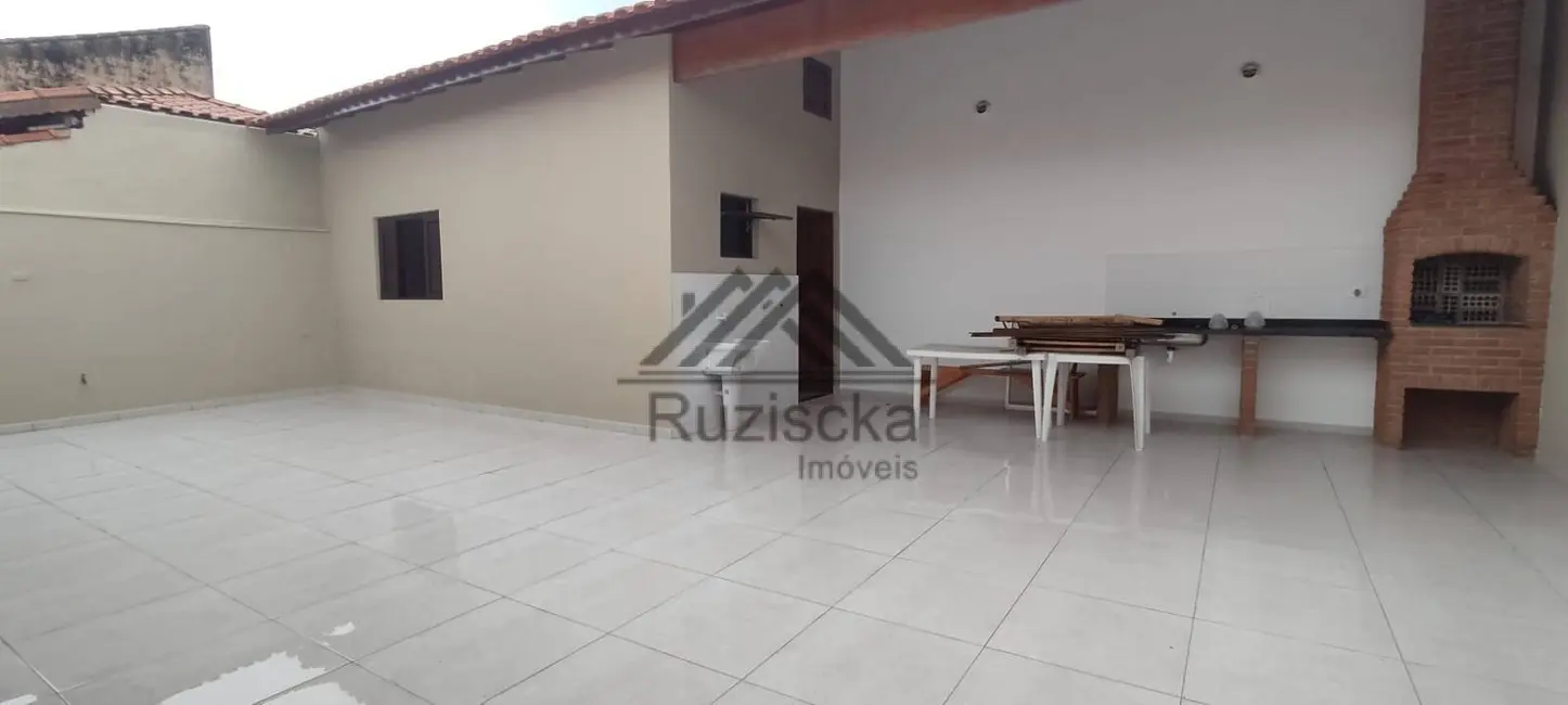 Foto 4 de Casa com 3 quartos à venda, 185m2 em Itanhaem - SP