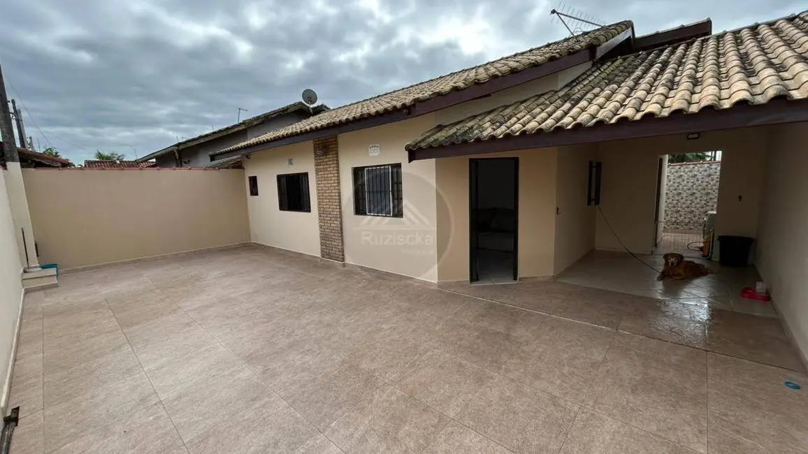 Foto 3 de Casa com 3 quartos à venda, 163m2 em Itanhaem - SP