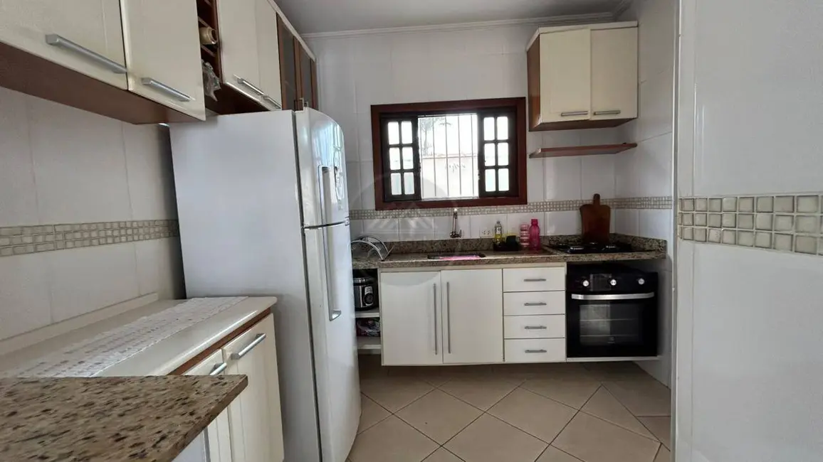 Foto 9 de Casa com 3 quartos à venda, 163m2 em Itanhaem - SP