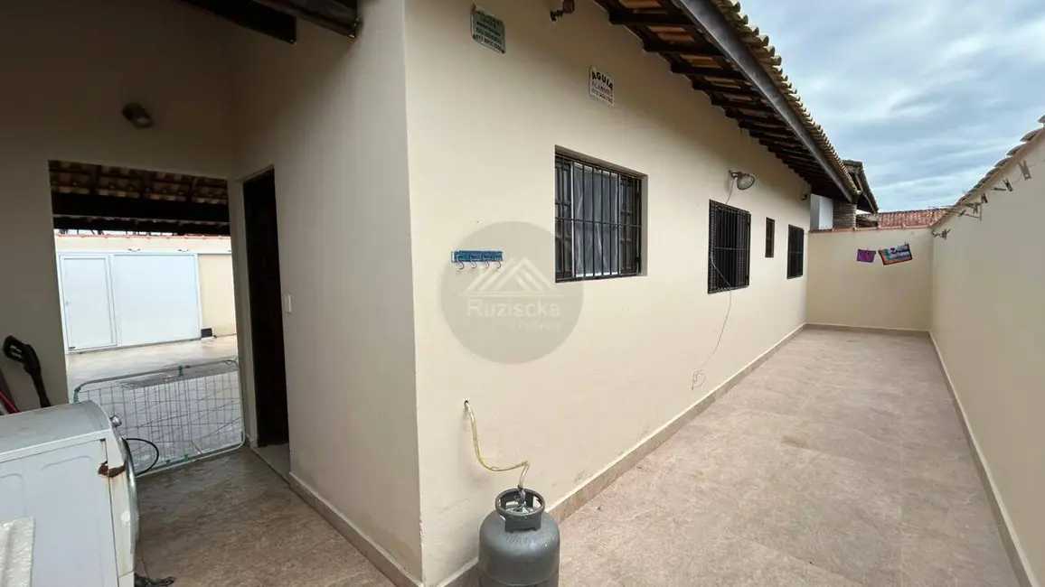 Foto 6 de Casa com 3 quartos à venda, 163m2 em Itanhaem - SP