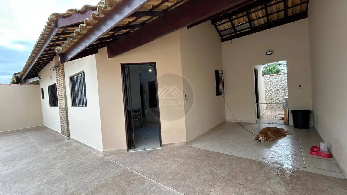 Foto 2 de Casa com 3 quartos à venda, 163m2 em Itanhaem - SP