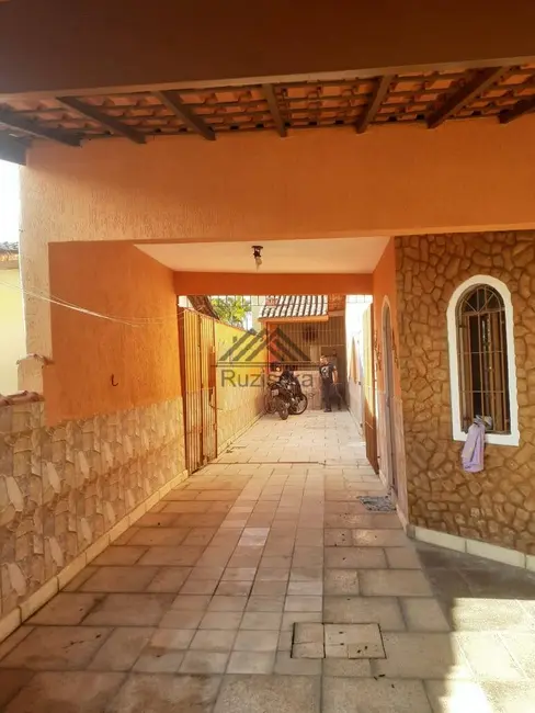 Foto 2 de Casa com 3 quartos à venda, 181m2 em Itanhaem - SP