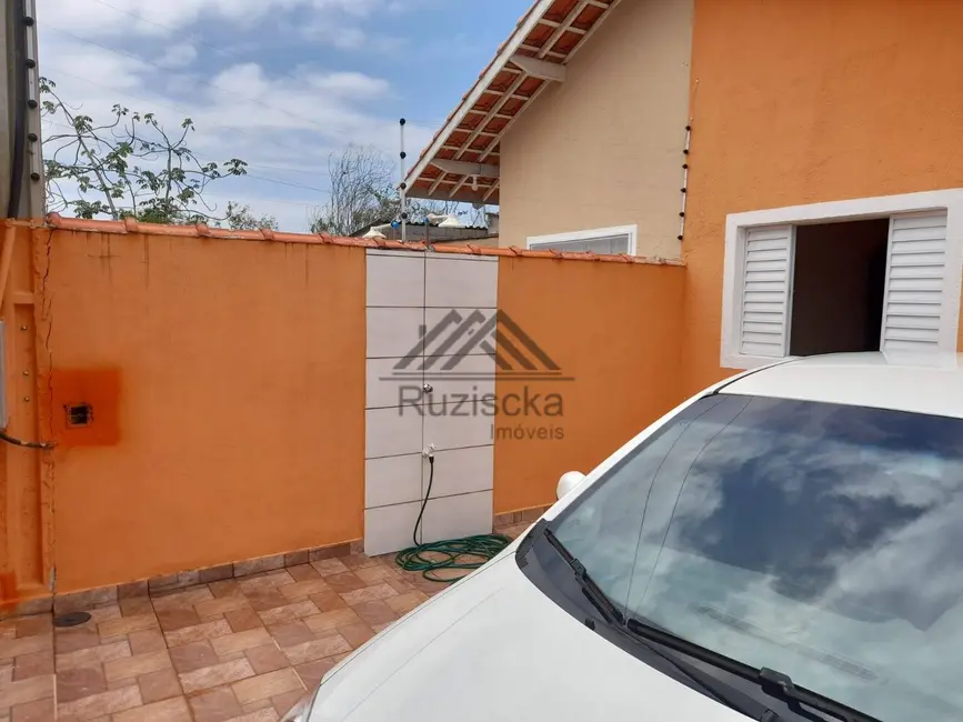 Foto 2 de Casa com 2 quartos à venda, 125m2 em Itanhaem - SP