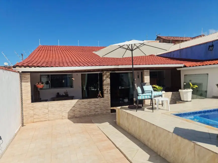 Foto 2 de Casa com 3 quartos à venda, 330m2 em Itanhaem - SP