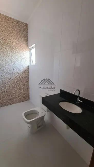 Casa com 3 quartos à venda, 150m2 em Centro, Itanhaem - SP - imagem 4 Foto 4 de Casa com 3 quartos à venda, 150m2 em Centro, Itanhaem - SP