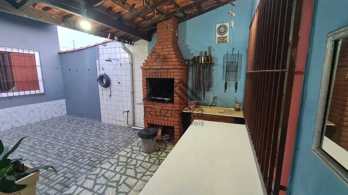 Foto 9 de Casa com 2 quartos à venda, 260m2 em Itanhaem - SP