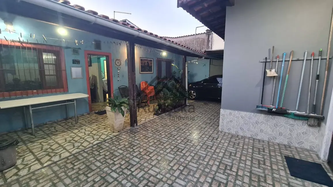 Foto 3 de Casa com 2 quartos à venda, 260m2 em Itanhaem - SP
