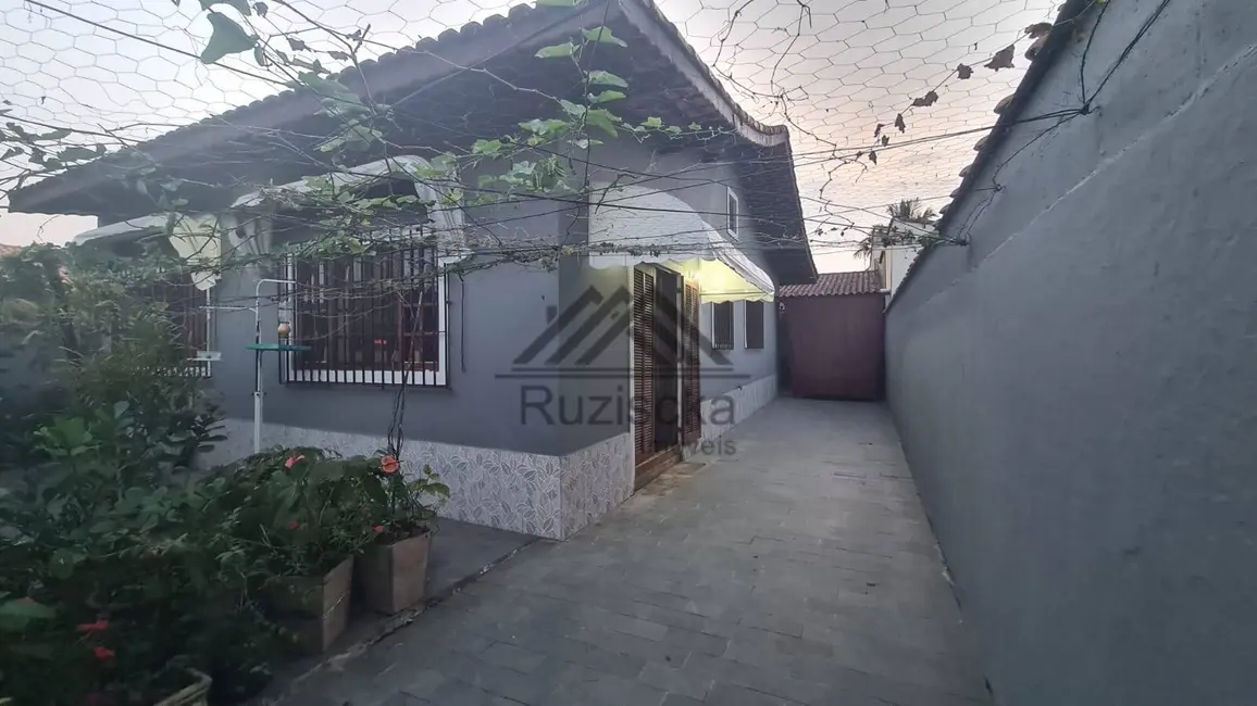 Foto 1 de Casa com 2 quartos à venda, 260m2 em Itanhaem - SP