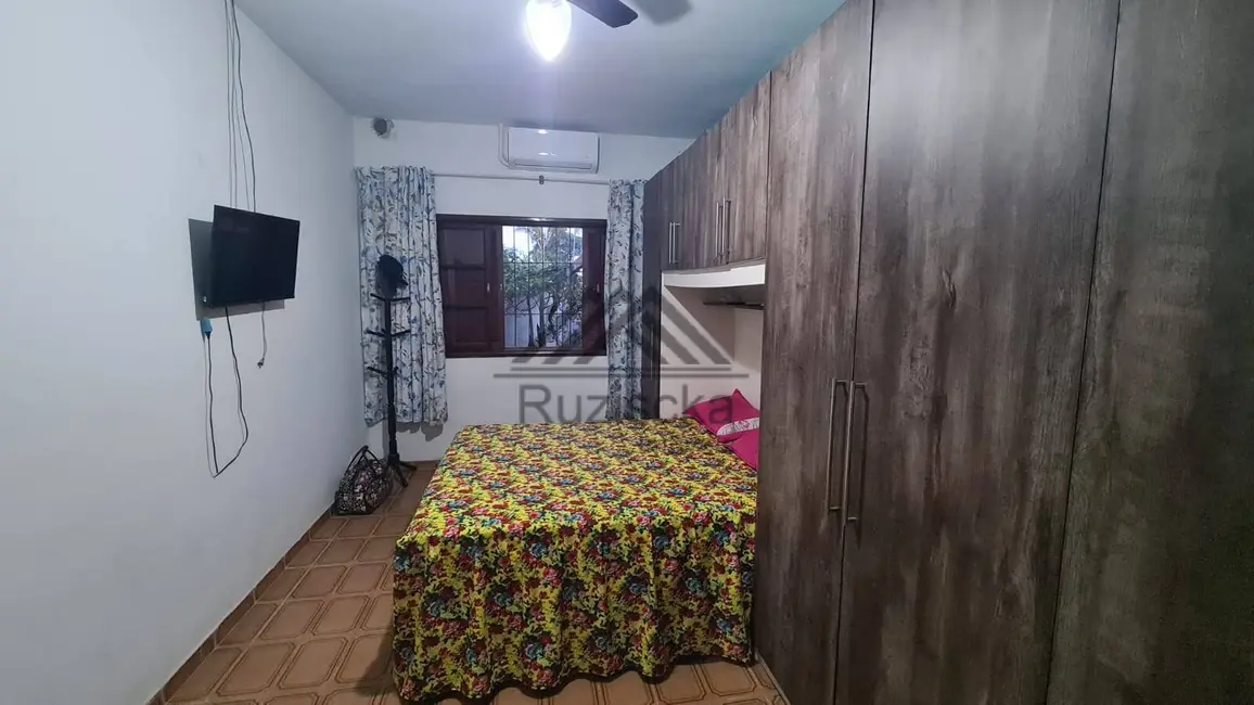 Foto 6 de Casa com 2 quartos à venda, 260m2 em Itanhaem - SP