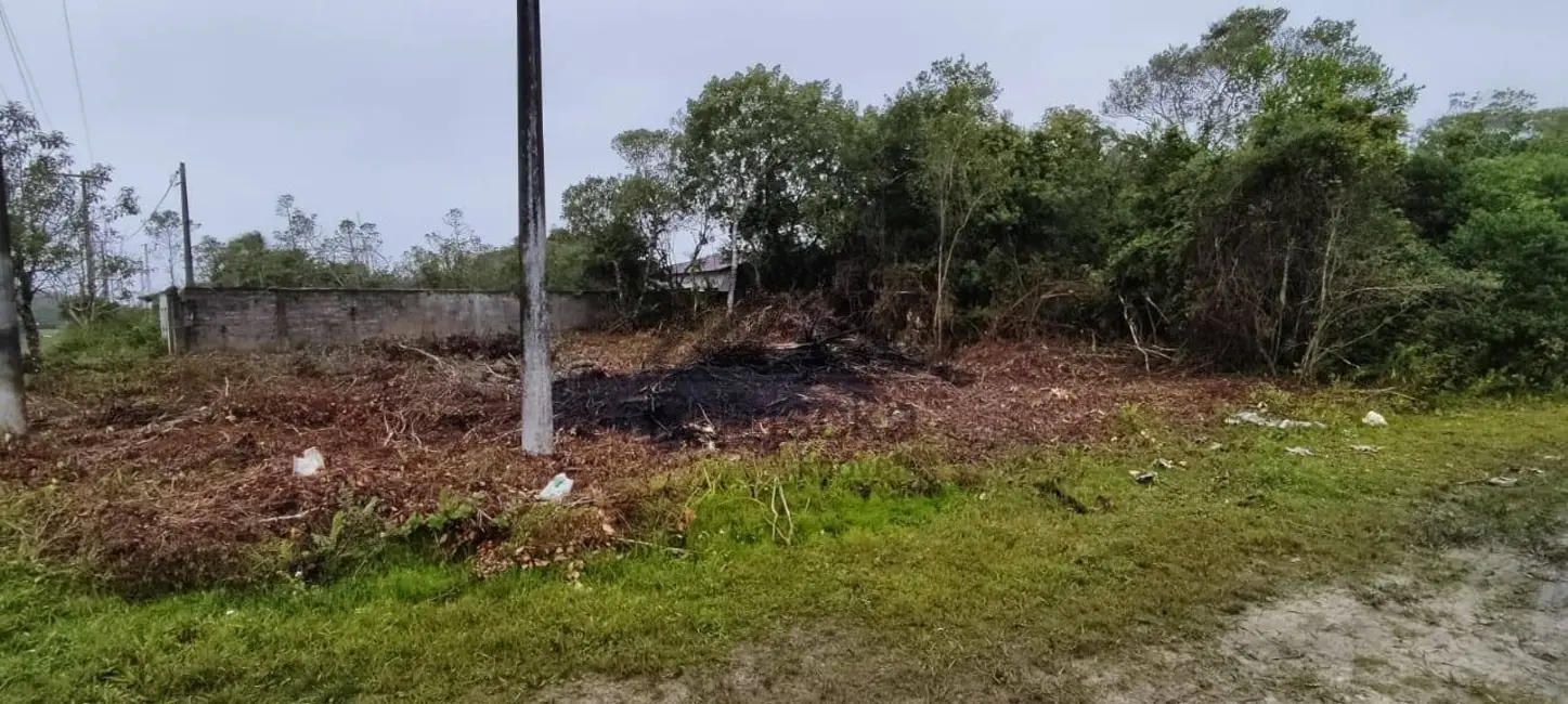 Foto 1 de Terreno / Lote à venda, 263m2 em Itanhaem - SP