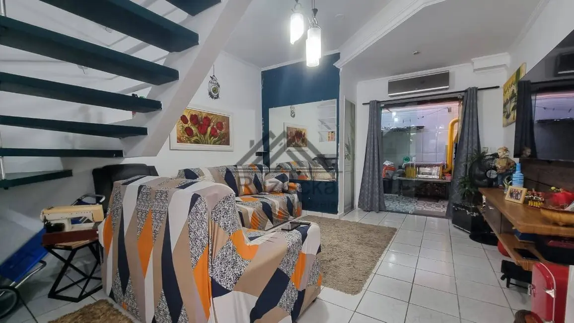 Foto 2 de Casa com 2 quartos à venda, 99m2 em Itanhaem - SP