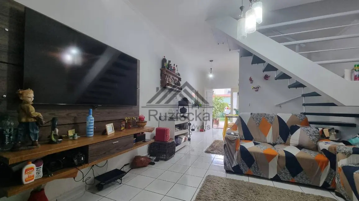 Foto 1 de Casa com 2 quartos à venda, 99m2 em Itanhaem - SP
