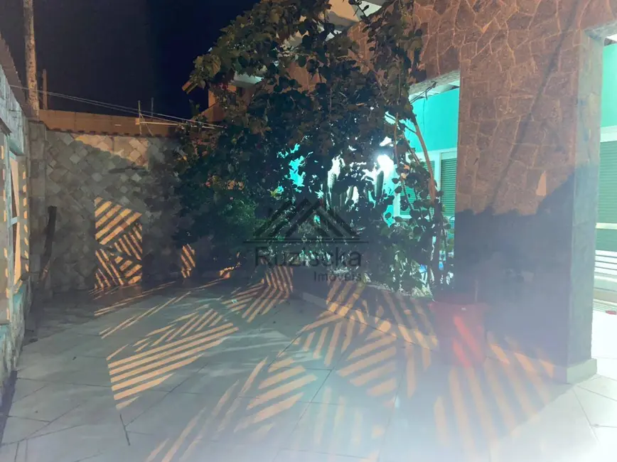 Foto 7 de Casa com 5 quartos à venda, 300m2 em Itanhaem - SP