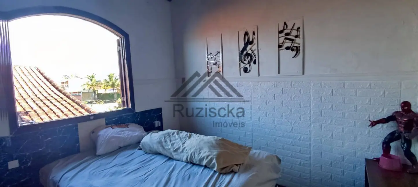 Foto 6 de Casa com 3 quartos à venda, 412m2 em Itanhaem - SP