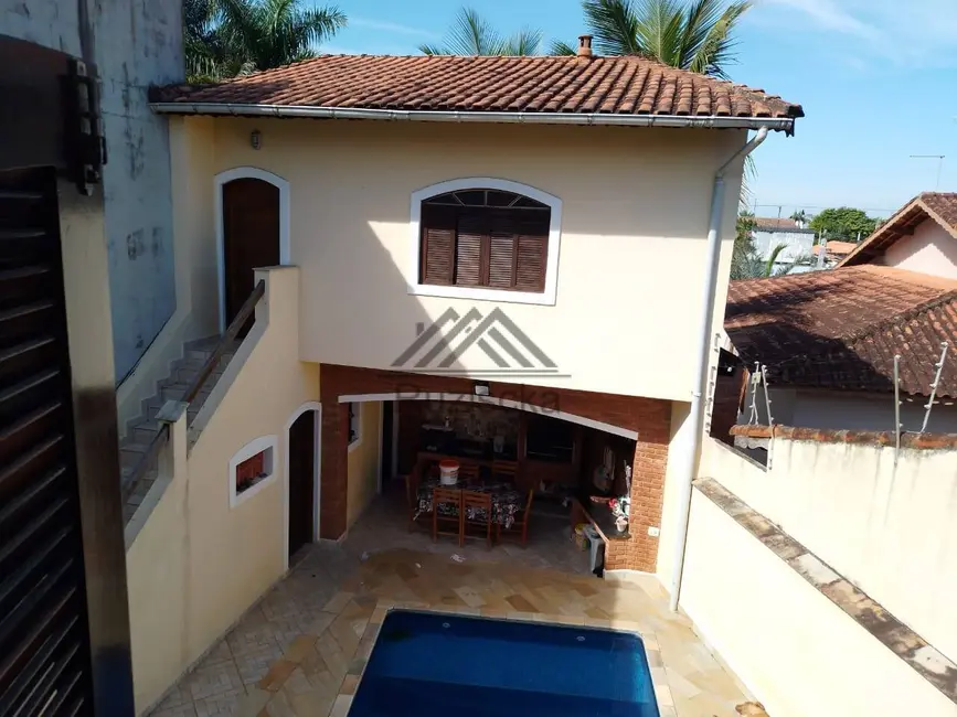 Casa com 4 quartos à venda, 368m2 em Itanhaem - SP - imagem 3 Foto 3 de Casa com 4 quartos à venda, 368m2 em Itanhaem - SP