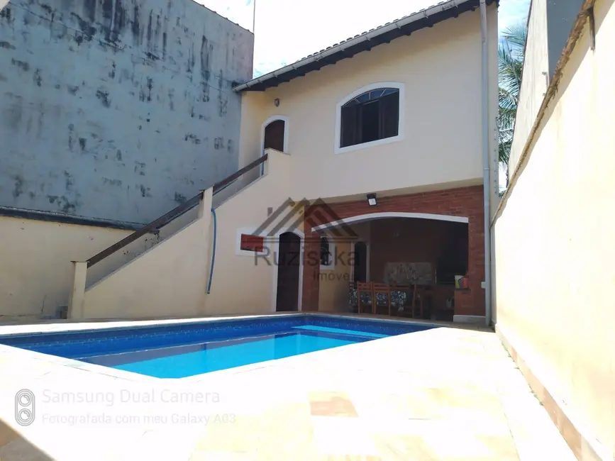 Casa com 4 quartos à venda, 368m2 em Itanhaem - SP - imagem 1 Foto 1 de Casa com 4 quartos à venda, 368m2 em Itanhaem - SP