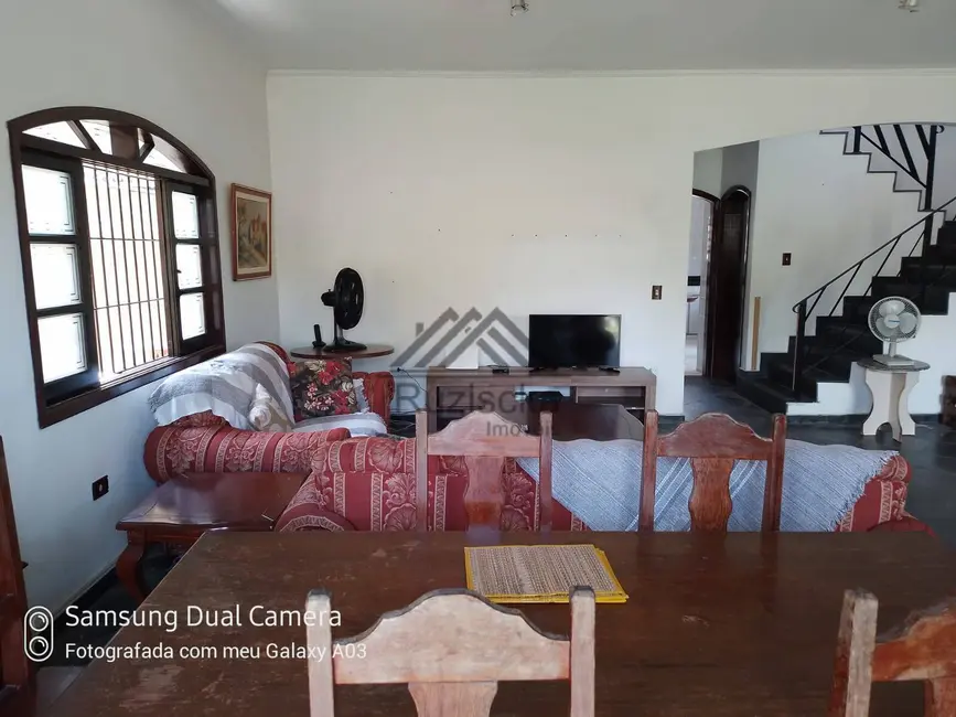 Casa com 4 quartos à venda, 368m2 em Itanhaem - SP - imagem 5 Foto 5 de Casa com 4 quartos à venda, 368m2 em Itanhaem - SP