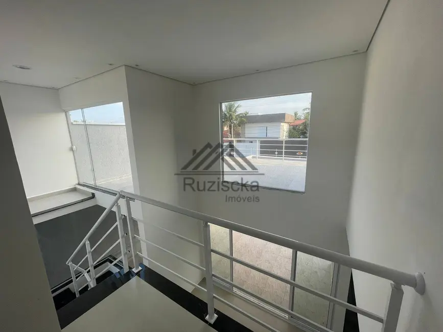 Casa com 4 quartos à venda, 240m2 em Peruibe - SP - imagem 8 Foto 8 de Casa com 4 quartos à venda, 240m2 em Peruibe - SP