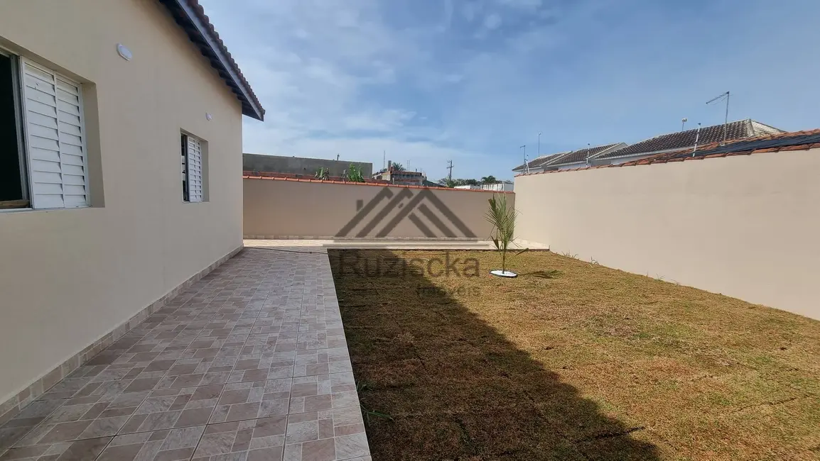 Foto 2 de Casa com 2 quartos à venda, 300m2 em Itanhaem - SP