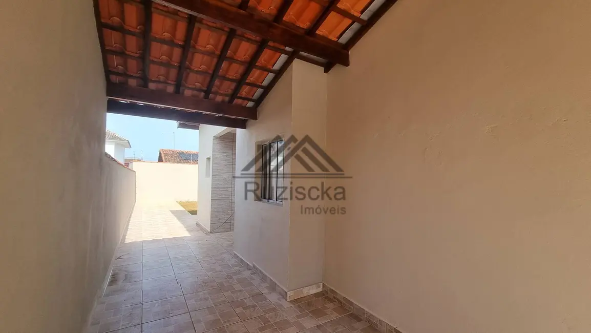 Foto 1 de Casa com 2 quartos à venda, 300m2 em Itanhaem - SP