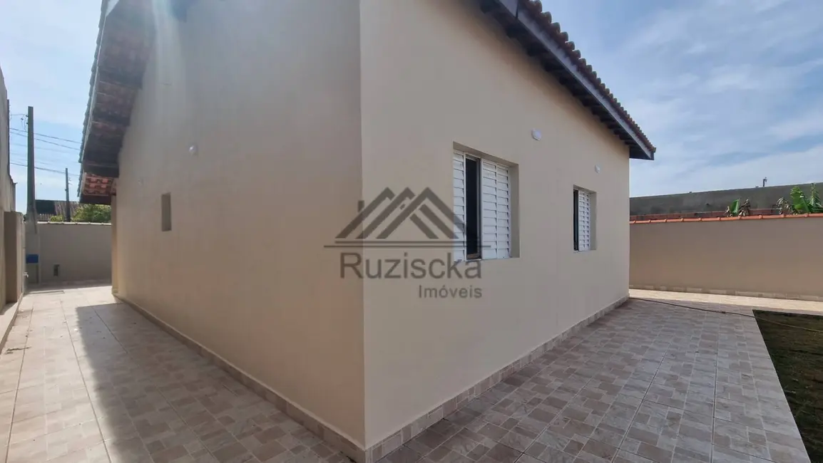 Foto 3 de Casa com 2 quartos à venda, 300m2 em Itanhaem - SP