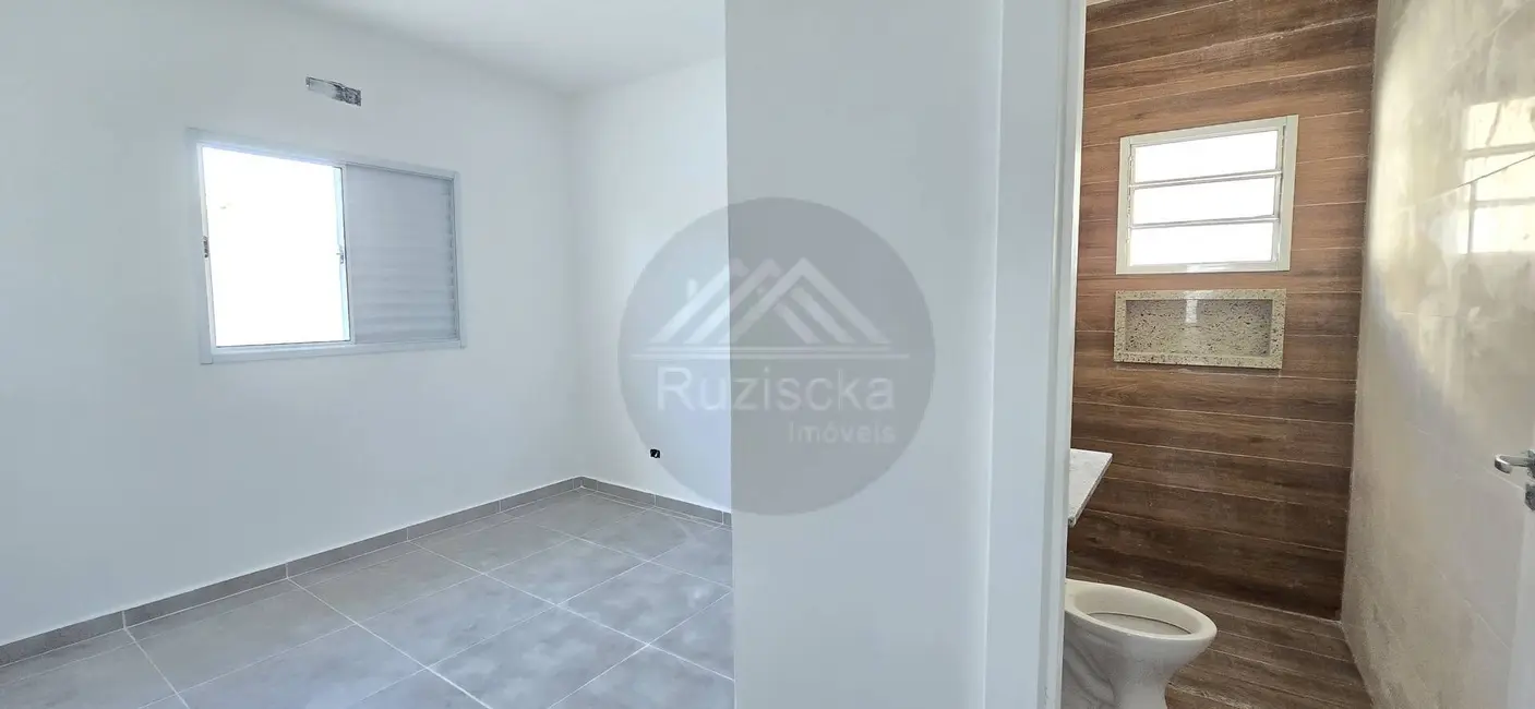 Foto 8 de Casa com 2 quartos à venda, 150m2 em Itanhaem - SP