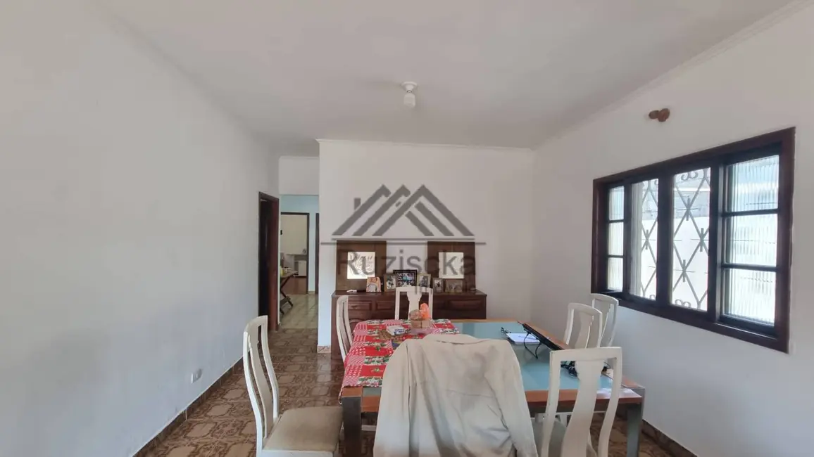 Casa com 3 quartos à venda, 300m2 em Centro, Itanhaem - SP - imagem 9 Foto 9 de Casa com 3 quartos à venda, 300m2 em Centro, Itanhaem - SP