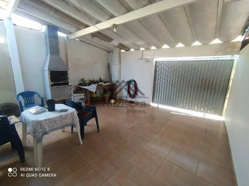 Foto 2 de Casa com 3 quartos à venda, 151m2 em Itanhaem - SP