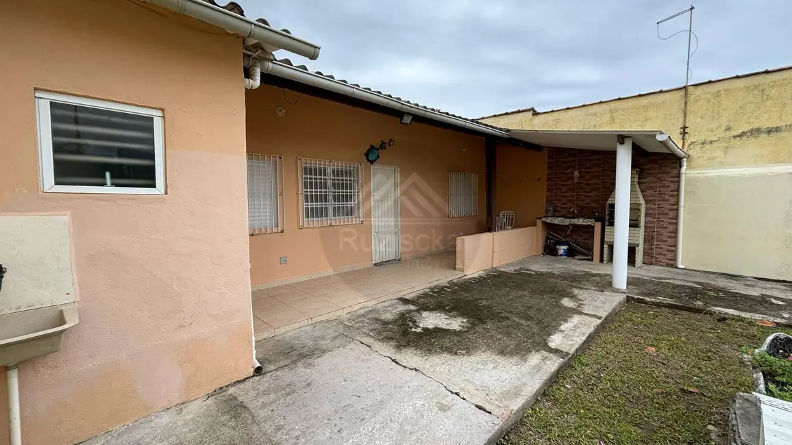 Foto 1 de Casa com 1 quarto à venda, 250m2 em Itanhaem - SP