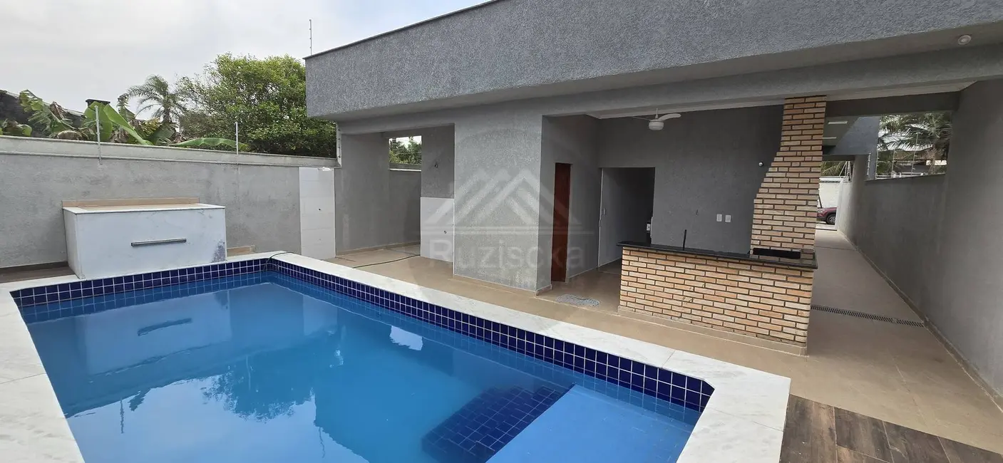 Foto 1 de Casa com 3 quartos à venda, 256m2 em Itanhaem - SP