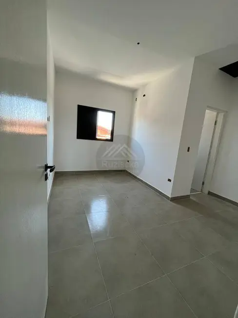 Foto 6 de Casa com 2 quartos à venda, 74m2 em Itanhaem - SP