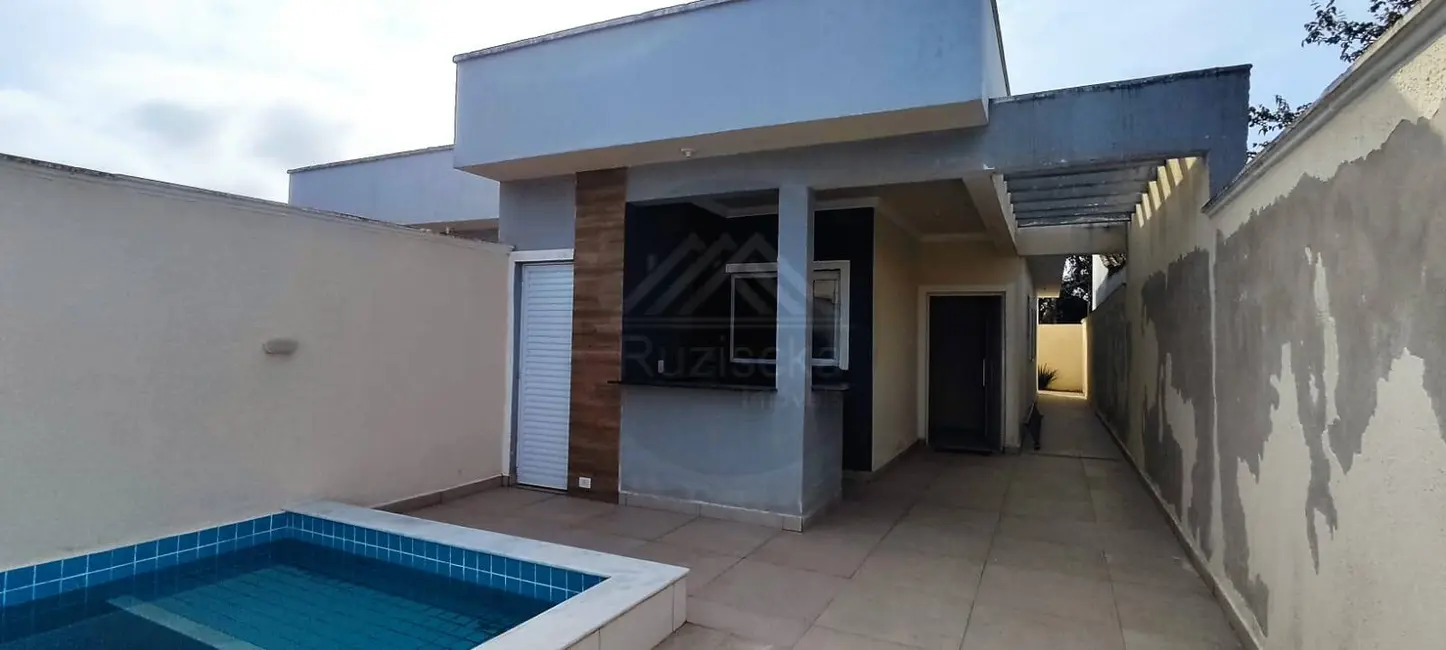 Foto 1 de Casa com 3 quartos à venda, 79m2 em Itanhaem - SP