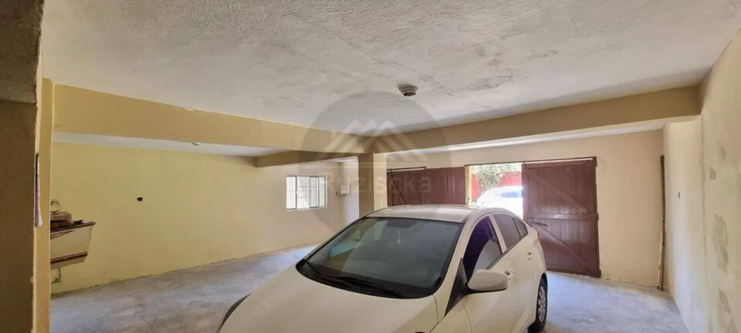 Casa com 2 quartos à venda, 300m2 em Itanhaem - SP - imagem 3 Foto 3 de Casa com 2 quartos à venda, 300m2 em Itanhaem - SP