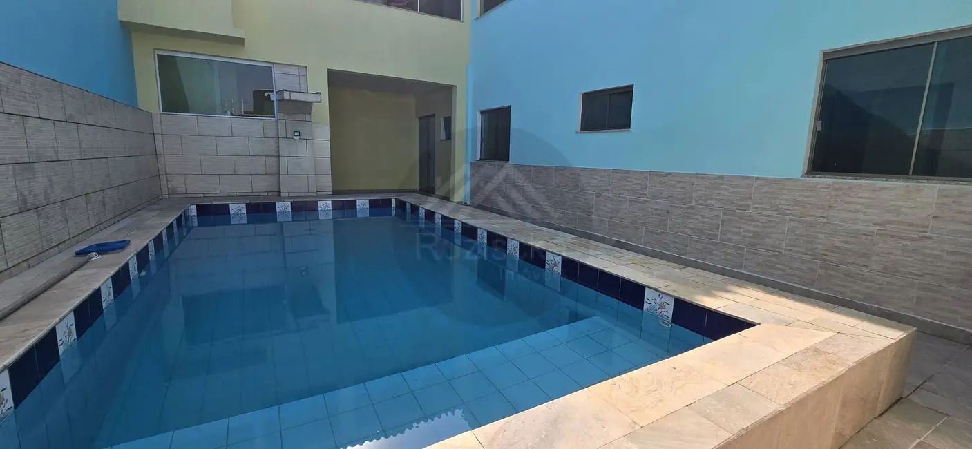 Foto 2 de Casa com 5 quartos à venda, 260m2 em Itanhaem - SP