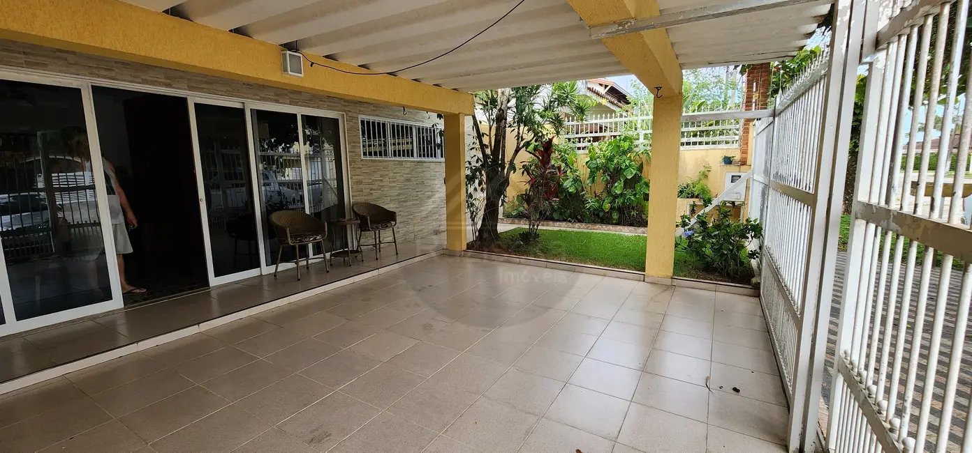 Foto 1 de Casa com 4 quartos à venda, 300m2 em Itanhaem - SP