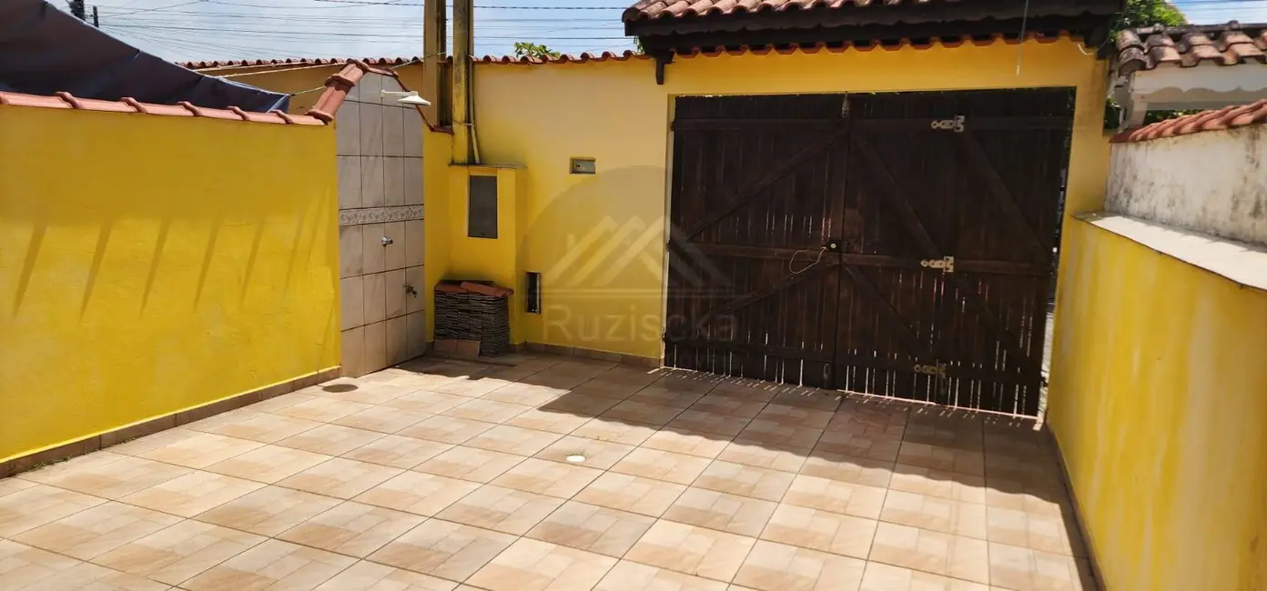 Foto 2 de Casa com 2 quartos à venda, 125m2 em Itanhaem - SP