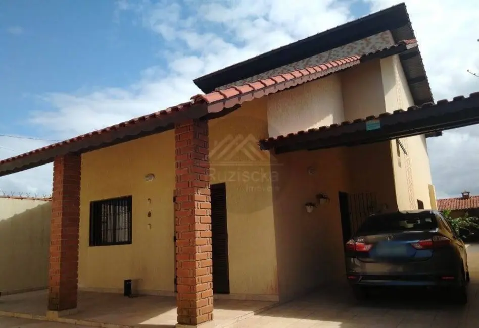 Foto 3 de Casa com 3 quartos à venda, 420m2 em Itanhaem - SP
