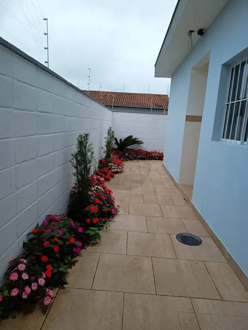 Foto 2 de Casa com 2 quartos à venda, 125m2 em Itanhaem - SP