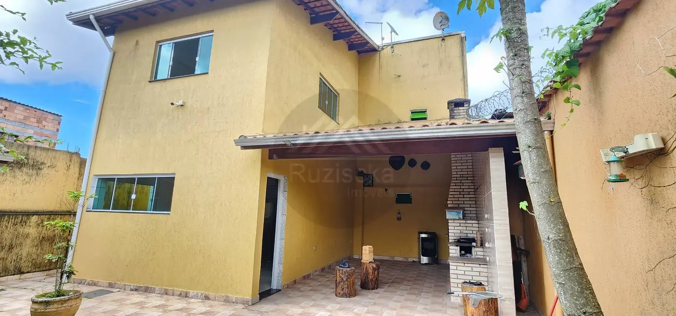 Foto 1 de Casa com 4 quartos à venda, 253m2 em Itanhaem - SP