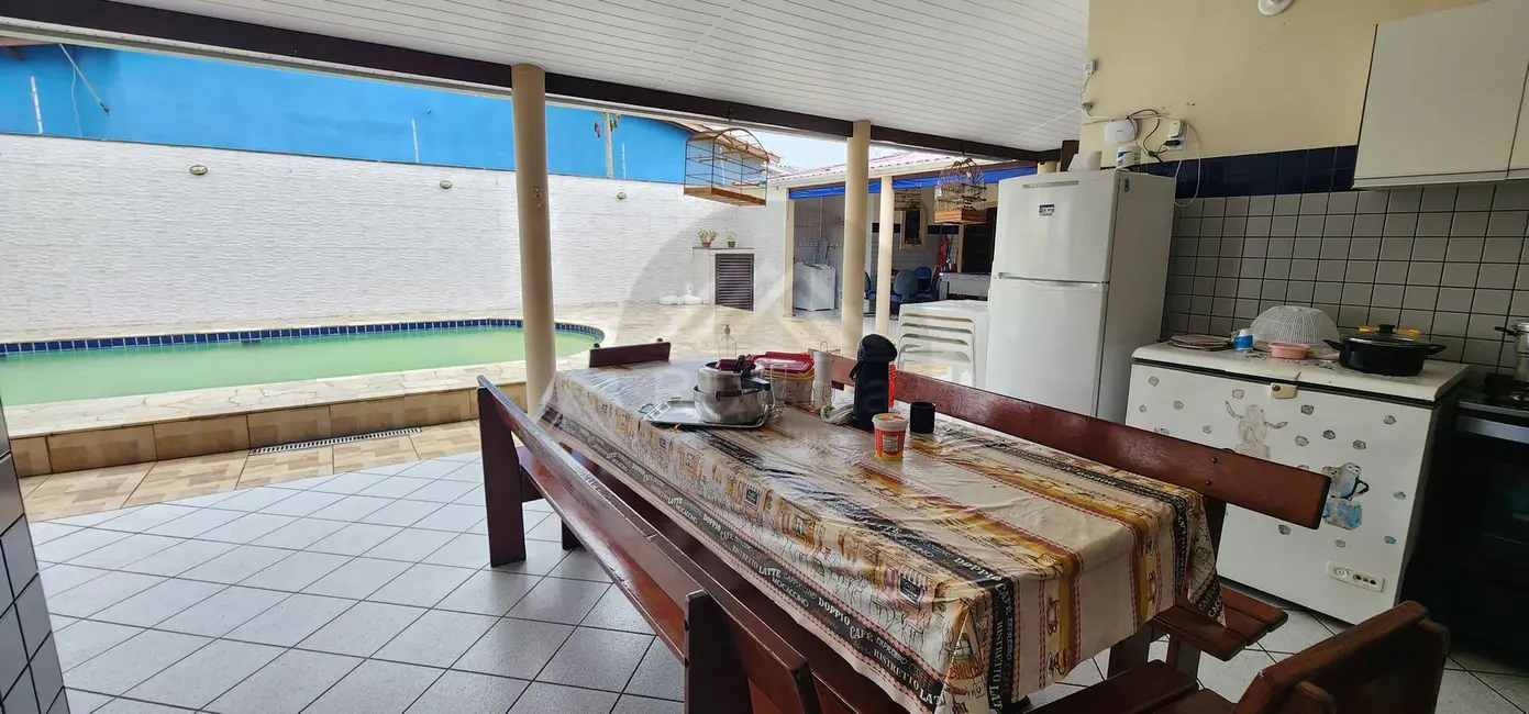 Foto 5 de Casa com 2 quartos à venda, 325m2 em Itanhaem - SP