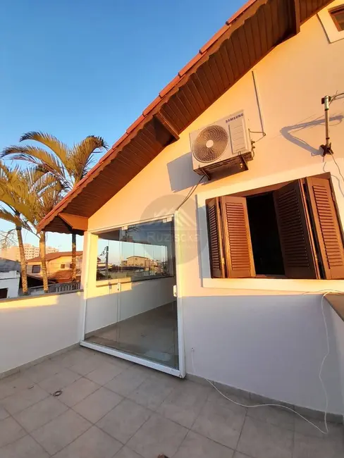 Foto 5 de Casa com 6 quartos à venda, 286m2 em Itanhaem - SP