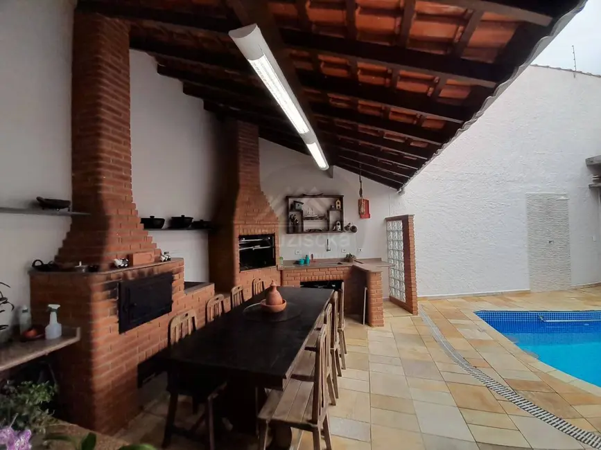 Foto 4 de Casa com 6 quartos à venda, 286m2 em Itanhaem - SP