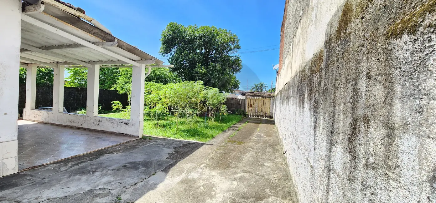 Foto 3 de Casa com 2 quartos à venda, 663m2 em Itanhaem - SP