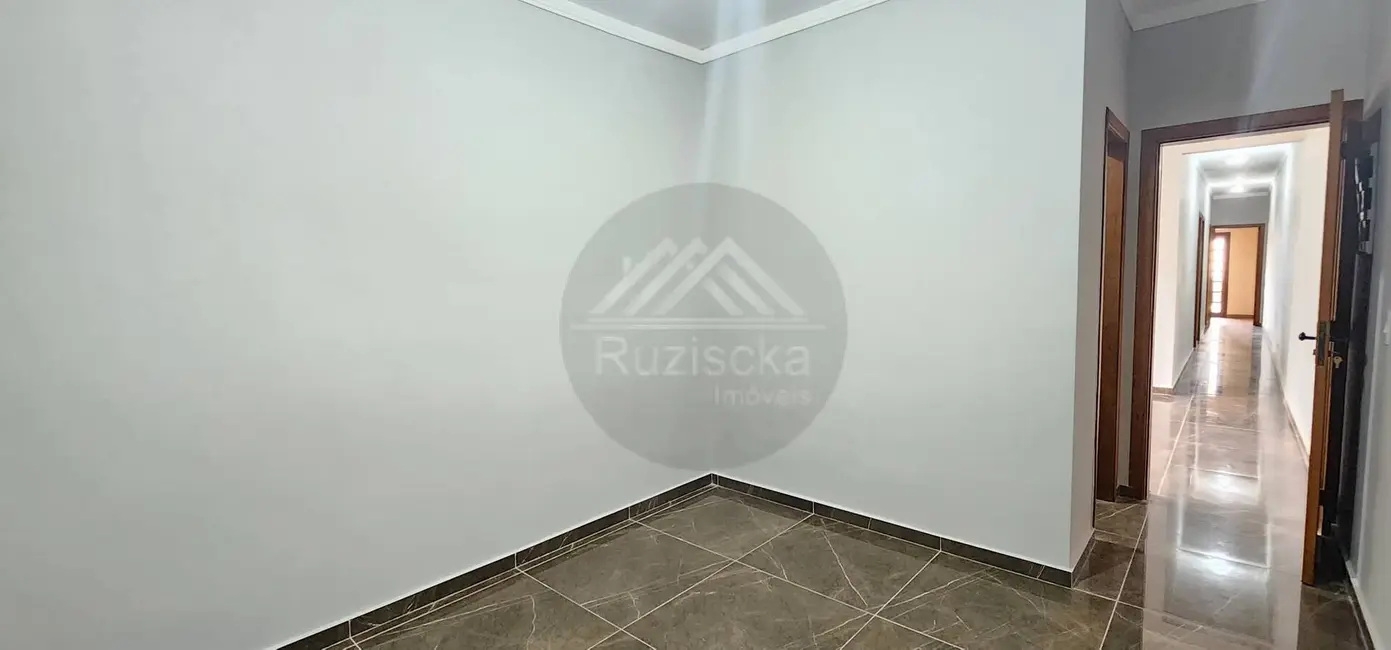 Foto 9 de Casa com 3 quartos à venda, 210m2 em Itanhaem - SP